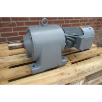 63 RPM  3 kW Asmaat 50 mm. Brake Used